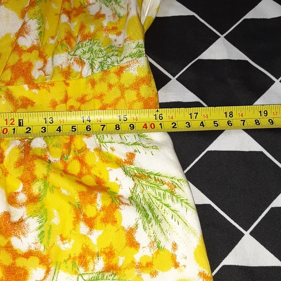 Diane von Furstenberge  yellow, green and white floral  dress, size 8 - Picture 13 of 14